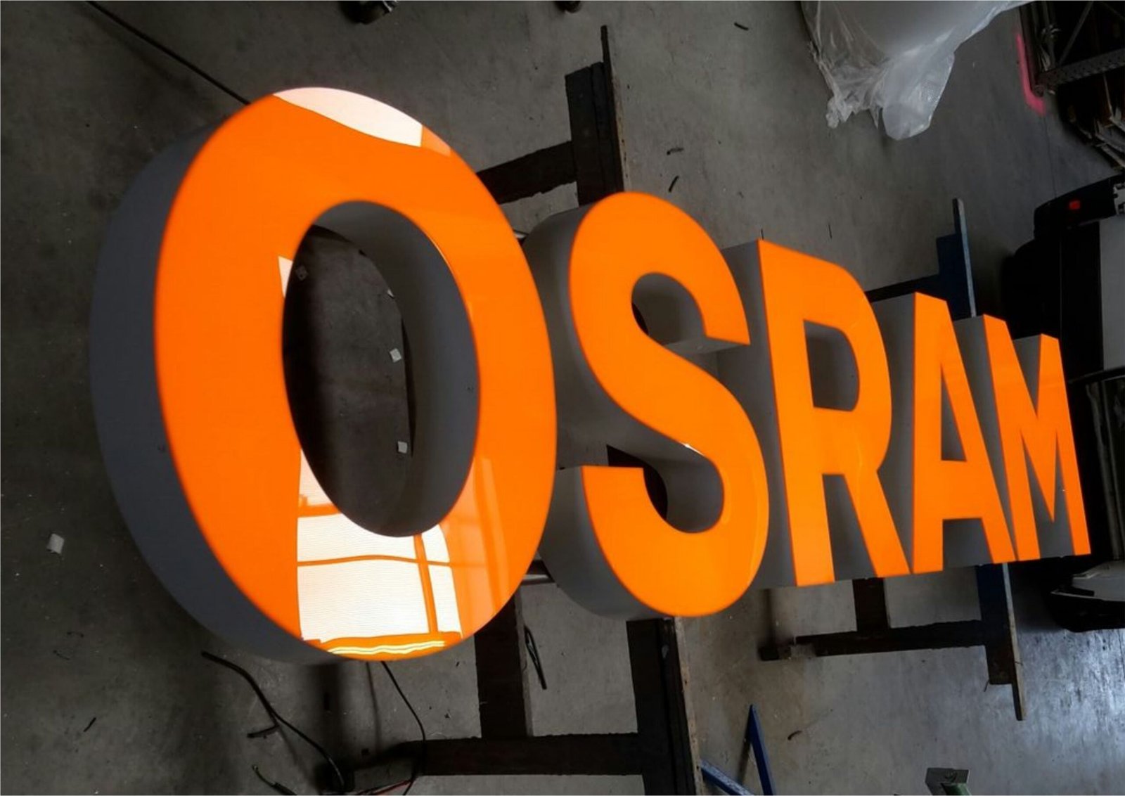 Jasa Neon Box dan Papan Nama Jogja - Jasa Pembuatan Papan Nama, Neon Box, Neon Sign, Letter Box, Neon Flex, Huruf Timbul, Percetakan dan Reklame Jogja. Jasa Neon Box dan Papan Nama Jogja