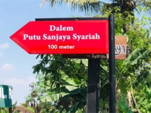 Pembuatan Papan Nama Petunjuk Arah