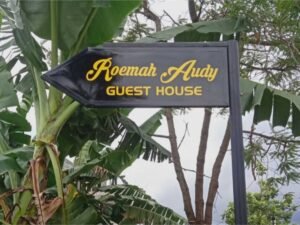 Pembuatan Papan Nama Petunjuk Arah